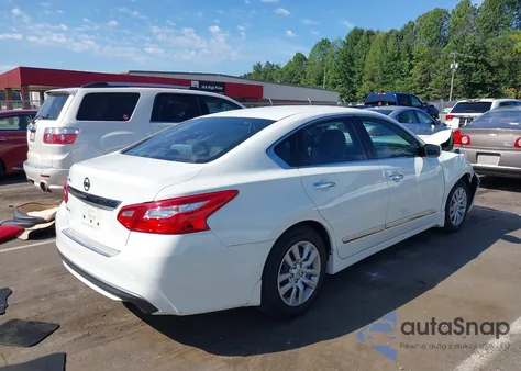 2017 Nissan Altima 2.5 S z USA, uszkodzony, nr VIN 1N4AL3AP5HC254442